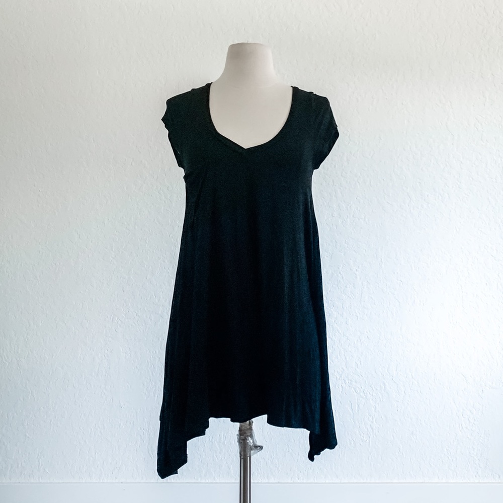 Black Short Sleeve Tunic with Pocket - Picture 2 of 8